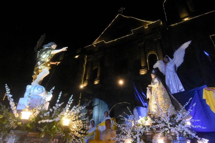 Salubong o Velikonoční neděli na Filipínách.