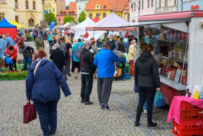 Trhy na naměstí v Chomutově.