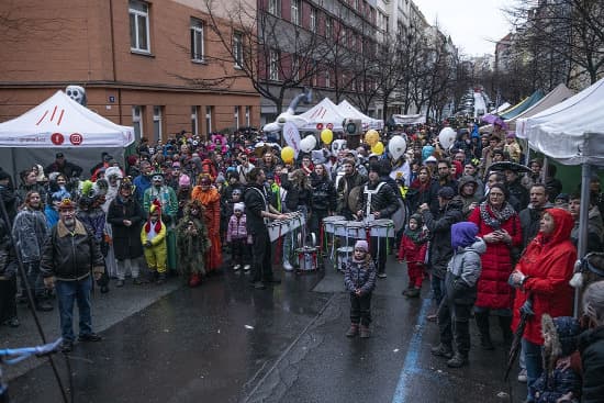 Masopustní průvod na Žižkově. 